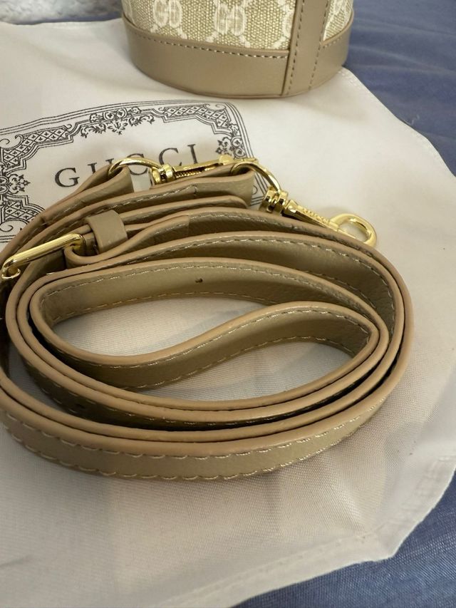 Bolso Gucci Beige y Dorado