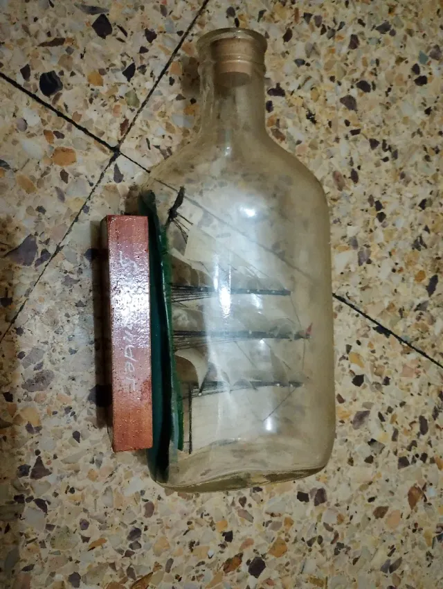Barco de vela en botella