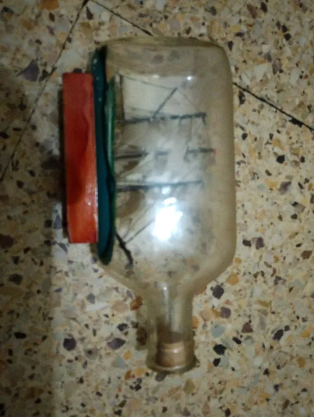 Barco de vela en botella