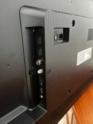 Televisión TCL Negra