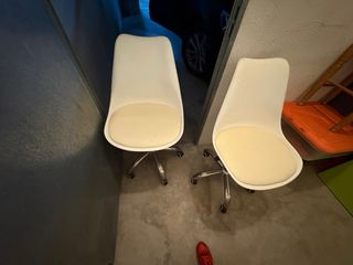 2 sedie da ufficio bianche