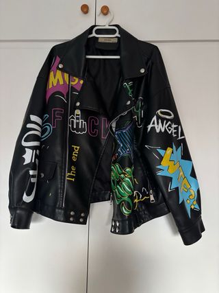 Chaqueta Biker Estampada Negra
