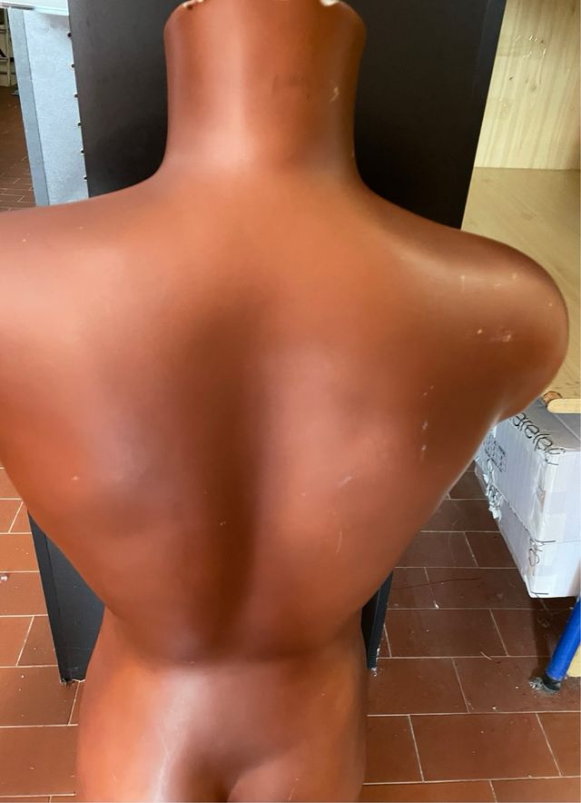 Manichino uomo torso marrone