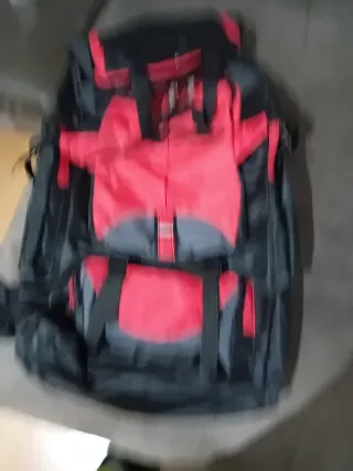 Mochila tipo saco negra y roja