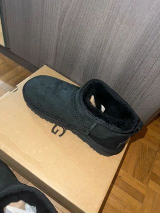 Botas UGG Classic Ultra Mini Negras T.36