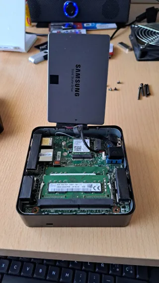 Mini PC MSI Cube Core i5 7200U 256GB SSD 12Gb RAM