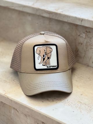Gorra beige con parche de elefante