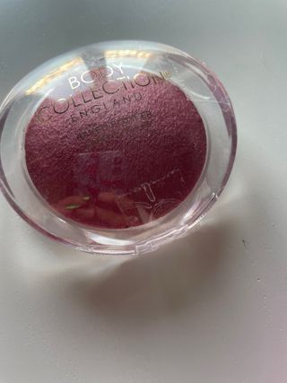 Lote Maquillaje: Body Collection, Essence, Technic