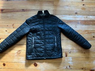 Chaqueta de plumas negro