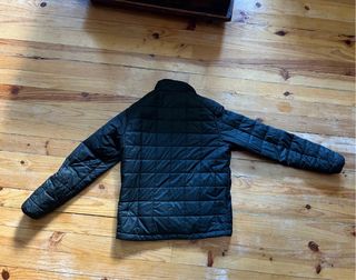 Chaqueta de plumas negro