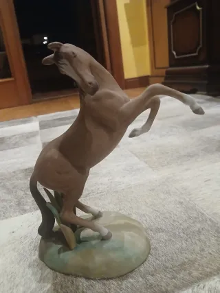 Caballo Porcelana Inglesa Pintado a Mano