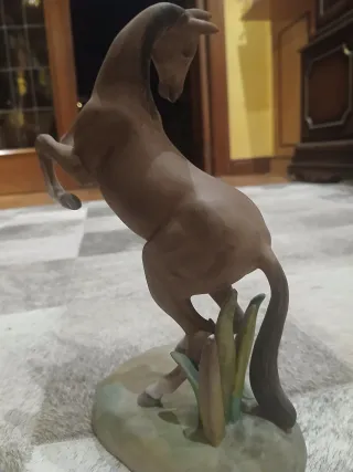 Caballo Porcelana Inglesa Pintado a Mano