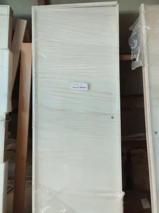 Puerta de dormitorio blanca, 72. Tengo 3.