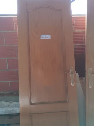 Puertas de madera (4 unidades) 3 de 73 y 2 de 62cm