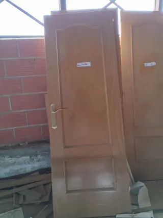 Puertas de madera (4 unidades) 3 de 73 y 2 de 62cm