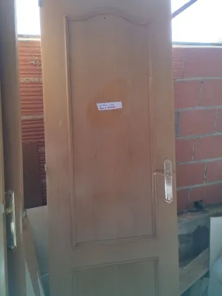 Puertas de madera (4 unidades) 3 de 73 y 2 de 62cm