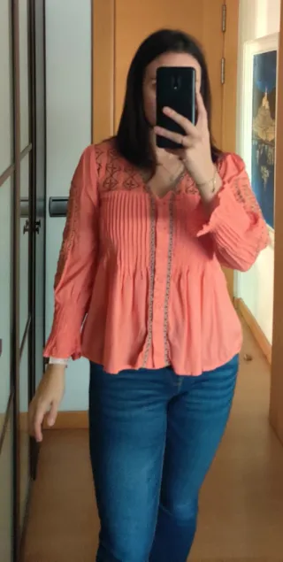 Blusa con bordados