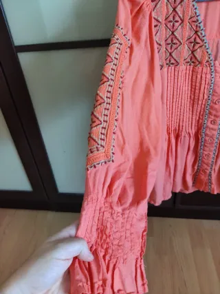 Blusa con bordados