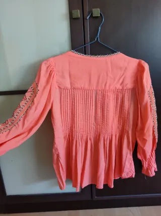 Blusa con bordados