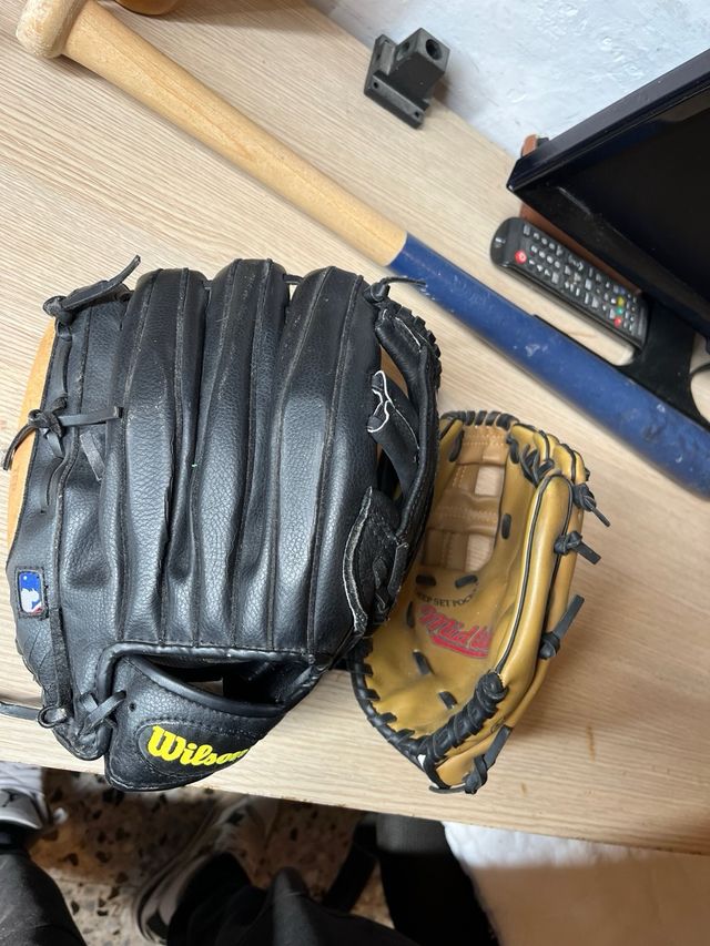 Guantoni da baseball Wilson e Midwest