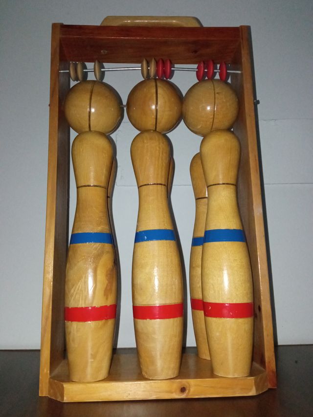 Bolos de madera.