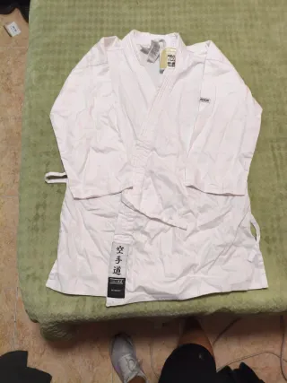 Kimono Karate Outshock Blanco Talla 160 cm