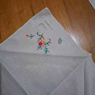 6 fazzoletti fantasia + 2 ricamati