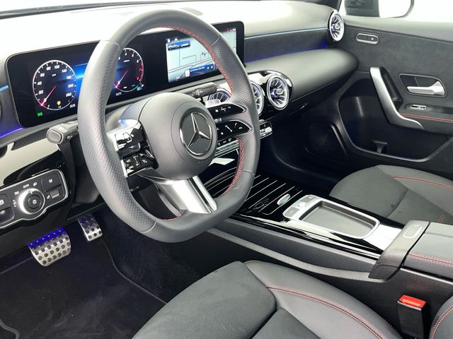 Mercedes-Benz Clase A 180 100 kW (136 CV)