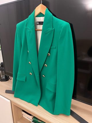 Americana Zara Verde Botones Dorados