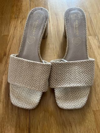 Zapatos tacón beige talla 39