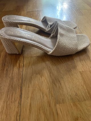 Zapatos tacón beige talla 39