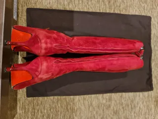 Botas altas ante rojo Victorio & Lucchino