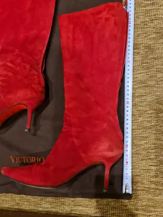 Botas altas ante rojo Victorio & Lucchino