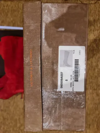 Botas altas ante rojo Victorio & Lucchino