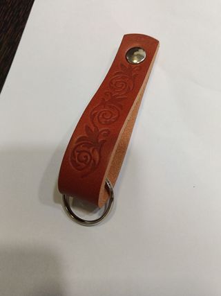 Llavero de cuero grabado