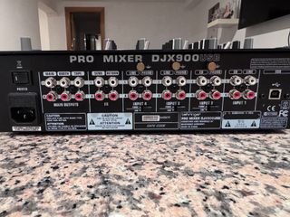 Mesa de mezclas Behringer DJX900USB