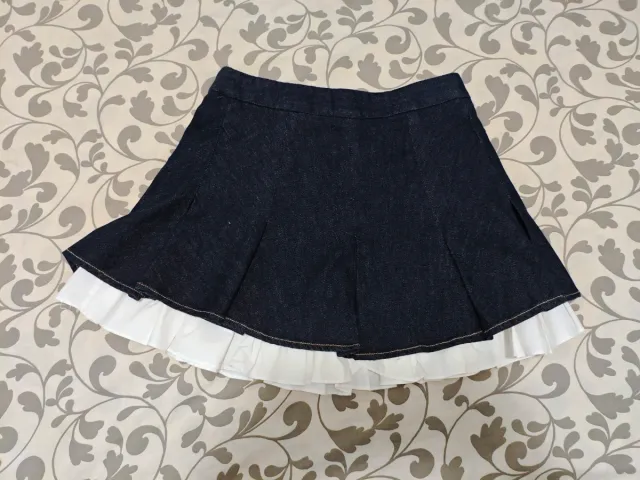 Falda vaquera Urban Revivo con volantes