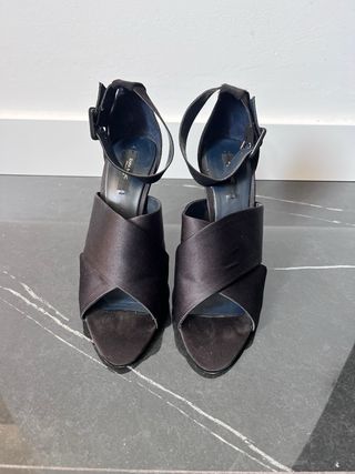 Zapatos de tacón Zara negros talla 40