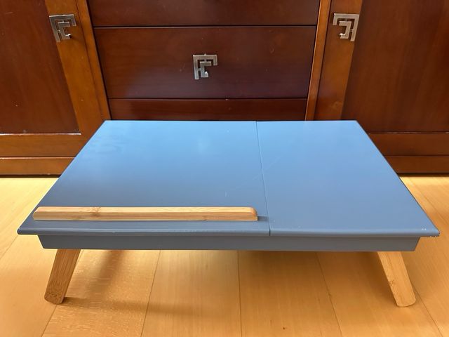 Mesita auxiliar para portátil o desayunar en cama