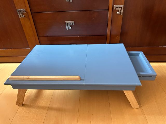 Mesita auxiliar para portátil o desayunar en cama