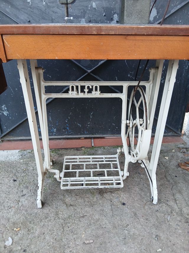 Mueble Máquina Coser Wertheim Hierro Madera