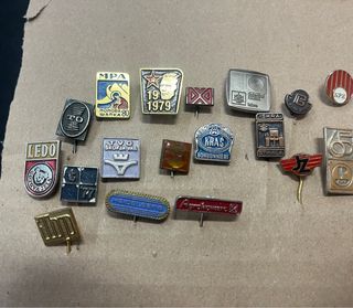 Lotto 26 spille vintage pins