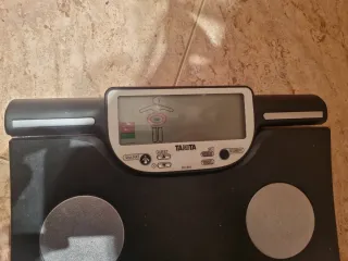 Báscula Tanita BC601