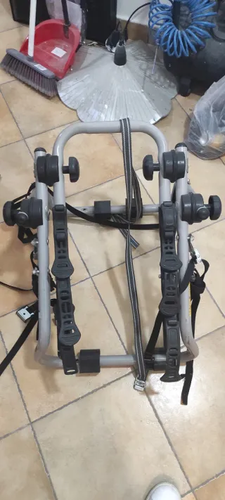 Portabici da auto. Ottime condizioni.