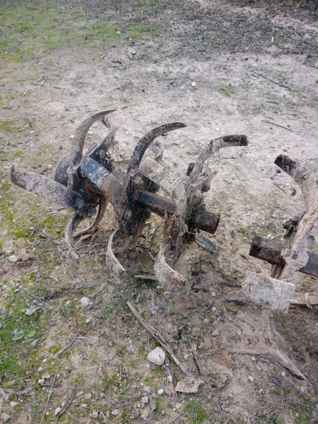 Mula mecánica con remolque