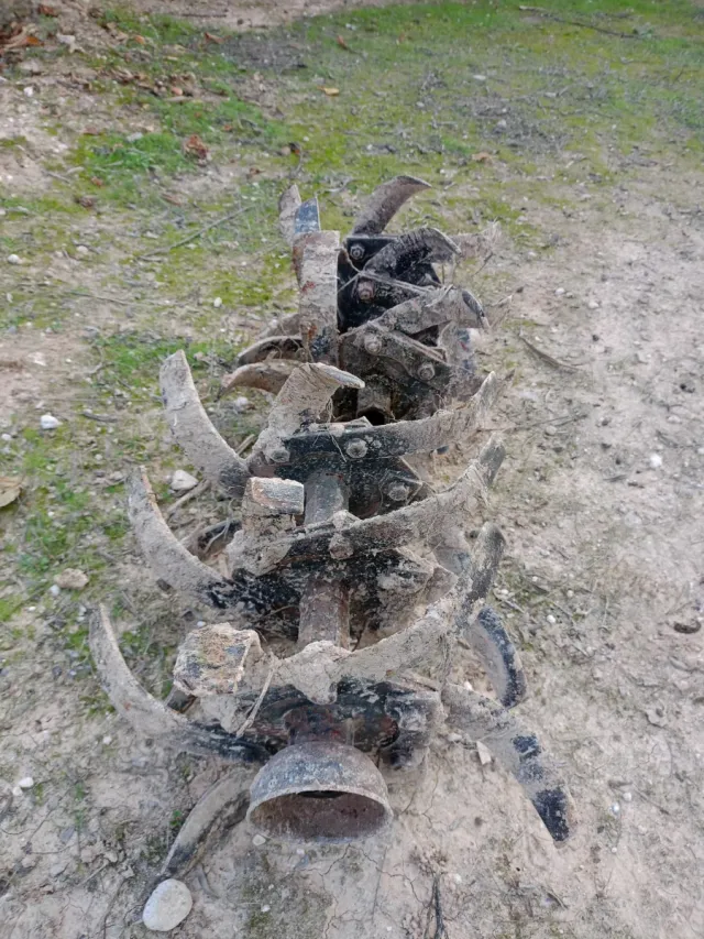 Mula mecánica con remolque