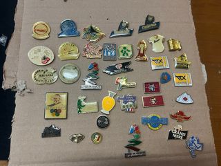 Lotto 38 spille vintage pins