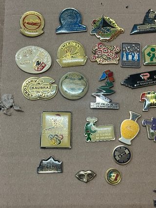 Lotto 38 spille vintage pins