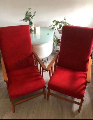 Mecedora madera y tela roja (2 unidades)