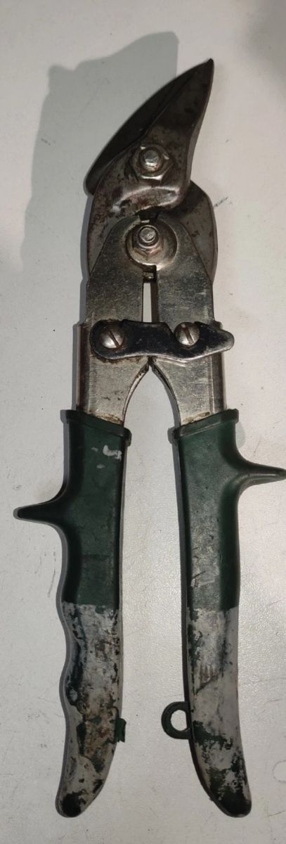 CESOIA DA TAGLIO LAMIERE CON PLACCHE